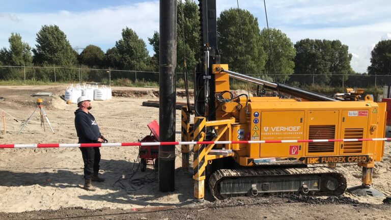 Politiepet verdwijnt met eerste paal