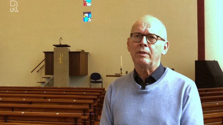 Zilveren gemeentespeld voor dominee Piet van Die