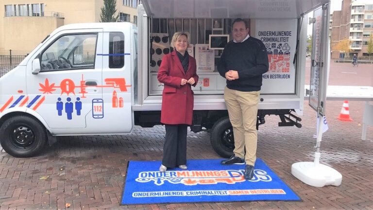 Ondermijningsbus in Papendrecht