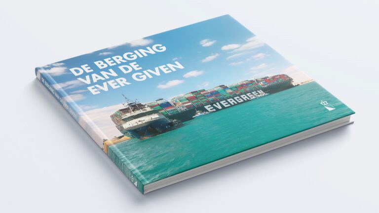 Boskalis geeft boek uit over de berging van de Ever Given