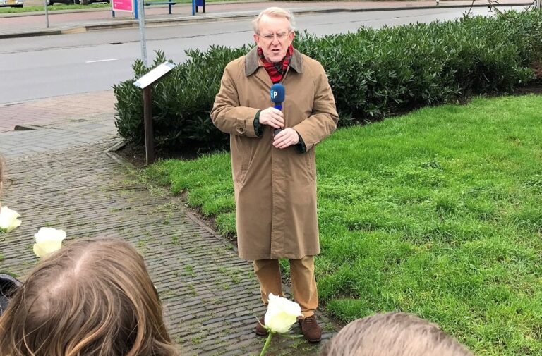 Holocaust herdacht bij Joods monument