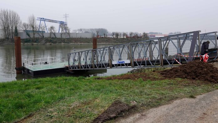 veerpont merwedebrug loopbrug steiger 1