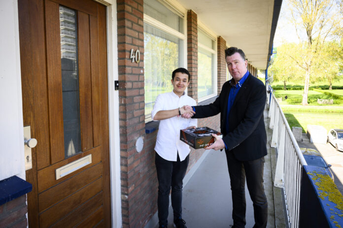 Taart aan Melvin den Breejen, Starterslening