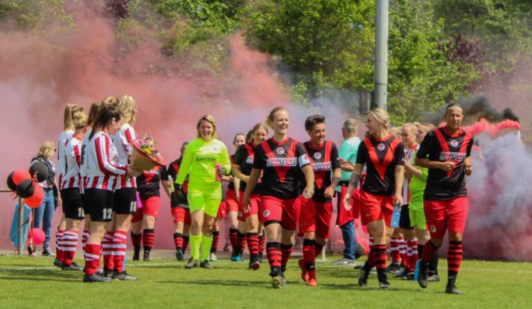 Papendrecht VR1 eindigt competitie feestelijk