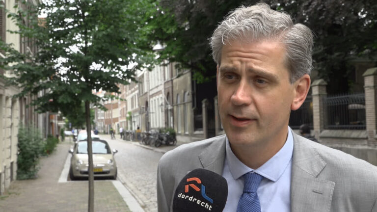 Burgemeester Dordrecht: veiligheidsregio’s worden ongecontroleerde bestuurslaag
