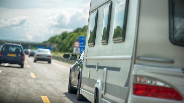 Met deze 4 tips rij je zuiniger tijdens je vakantie