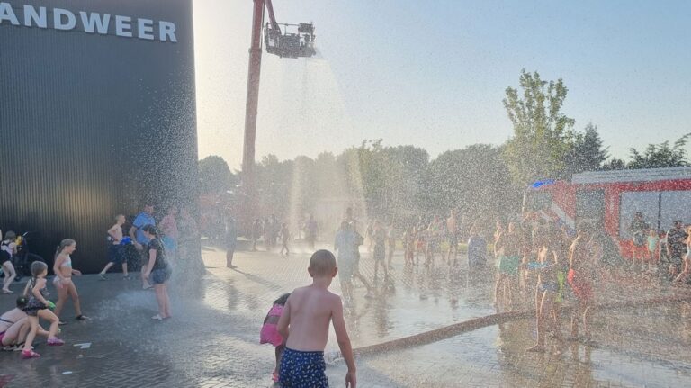 Brandweer hield waterfeest