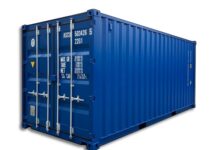 Container valt van rijdende vrachtwagen op A16