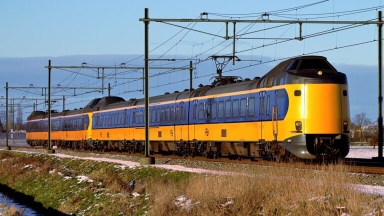NS-personeel in de regio gaat staken; MerwedeLingelijn rijdt wel