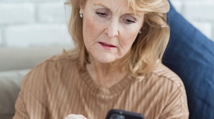 Persbericht_Accounts_beveiligen_SeniorWeb-800x445