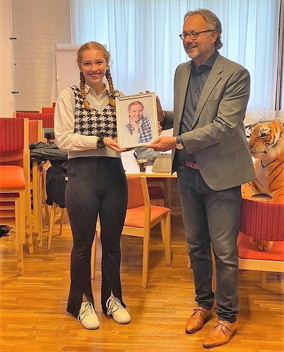 Uitreiking eerste portretfoto