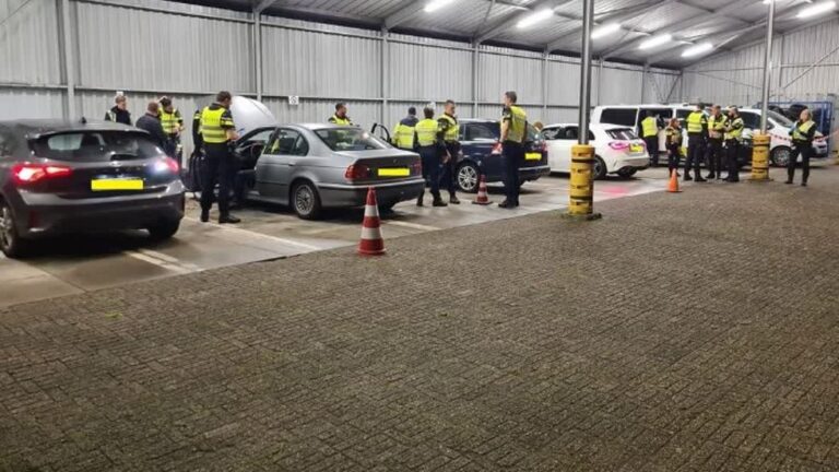 Honderden bekeuringen bij grote politieactie op en langs A16