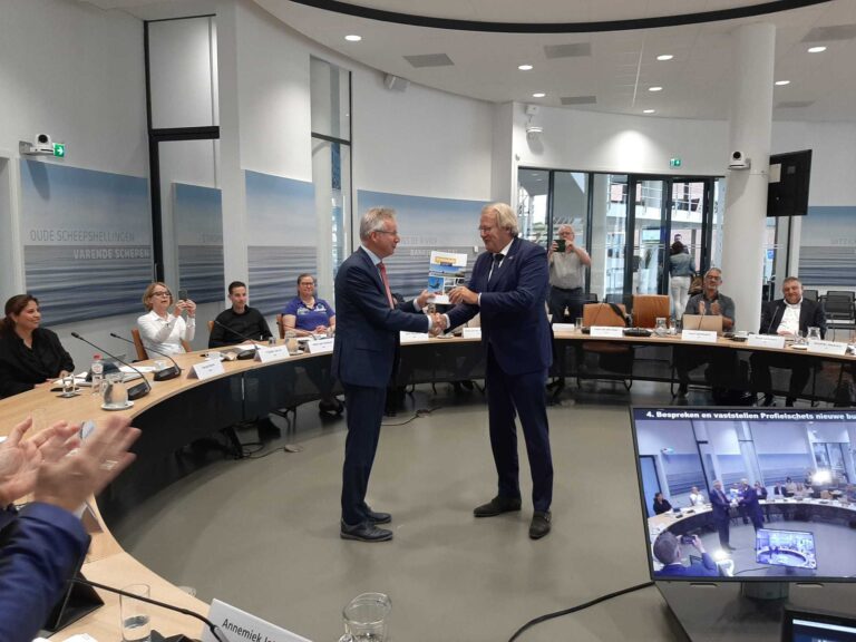 Praatpaal is bij bekendmaking naam nieuwe burgemeester