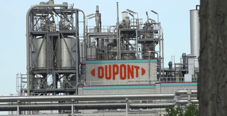 DuPont vertrekt: fabriek staat te koop