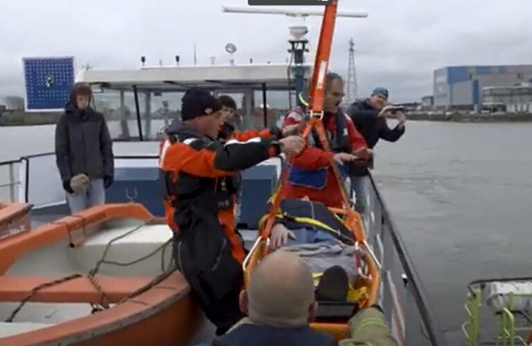 Rampenoefening op Beneden-Merwede