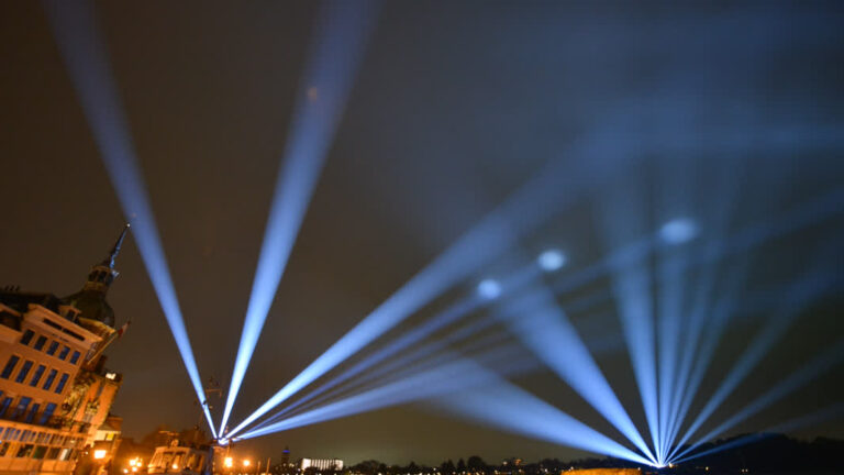 Spotlights On officieel aangezet