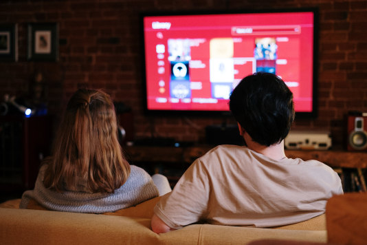 tv kijken Rechtenvrije-afbeelding-1