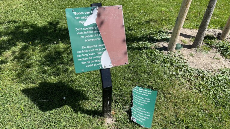 Vernielingen bij ‘boom van troost’