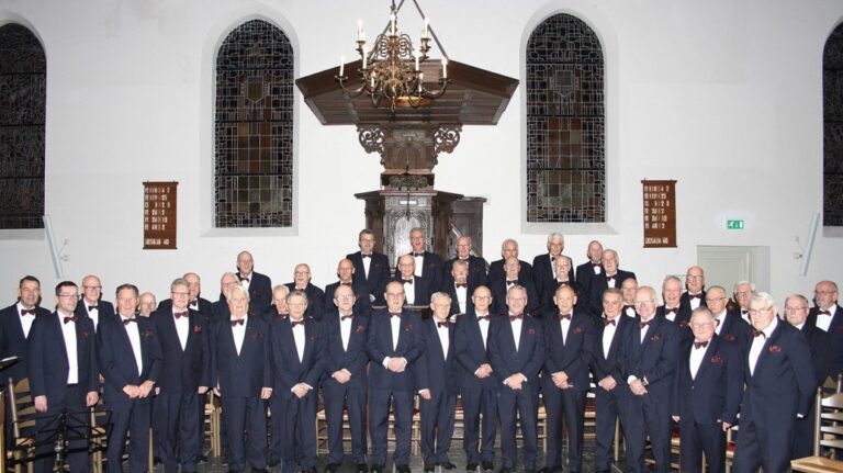 Inspire2LiveChoir en koor Excelsior geven familie Kerstconcert