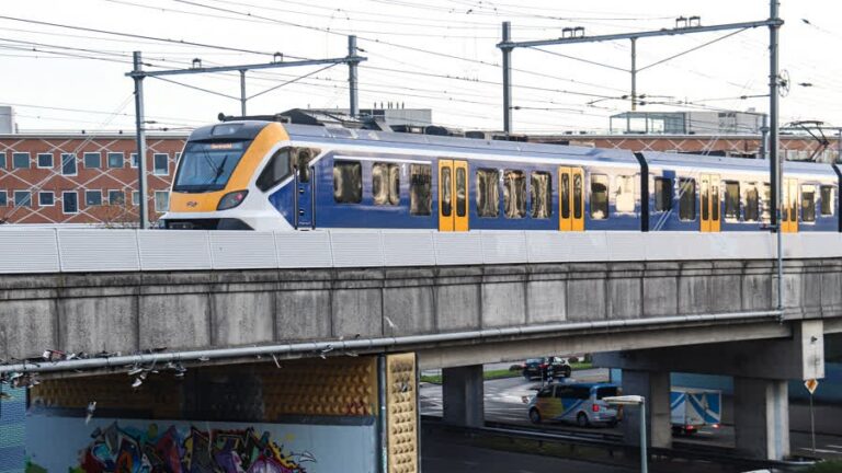 Nieuwe dienstregeling NS: vooral minder sprinters van en naar Dordt