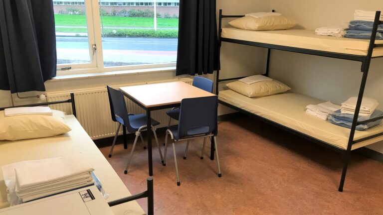 COA brengt onverwacht 25 jongeren naar locatie Seringenstraat