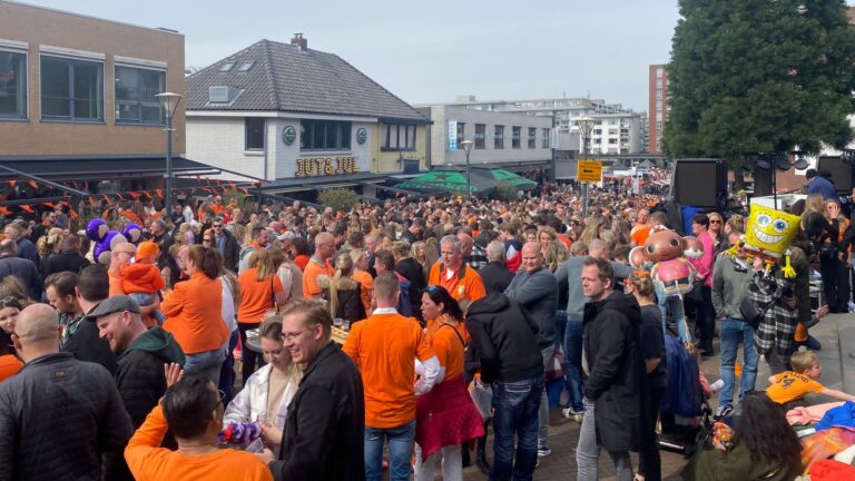 Zonnige koningsdag in Papendrecht