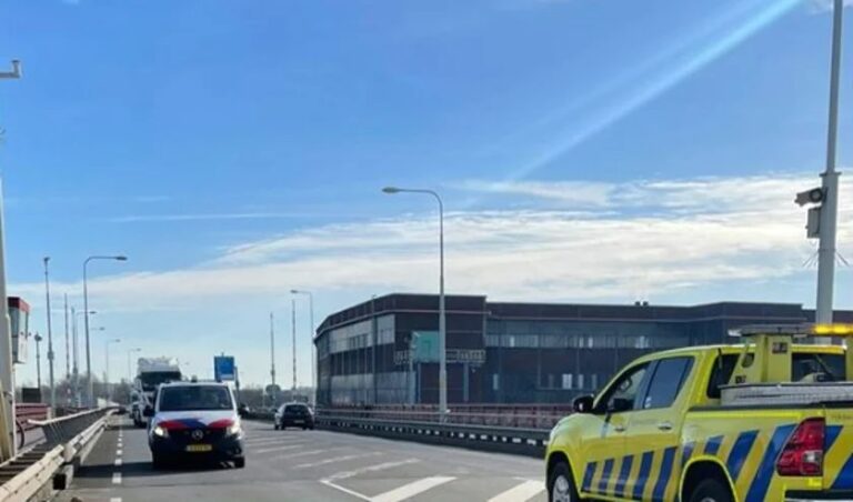 Brug over de Noord afgesloten door partij boeken