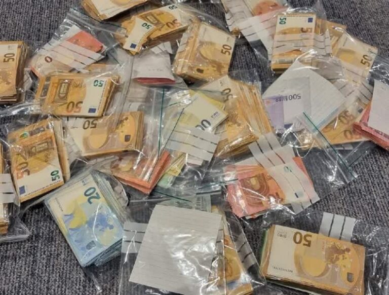 Man met 145 duizend euro cash aangehouden in Dordrecht