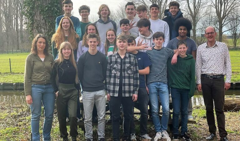 Leerlingen De Lage Waard openen pop-uprestaurant voor het goede doel