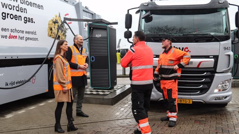Alle vuilniswagens in regio vanaf 2032 elektrisch: ‘Wij willen een schone wereld’