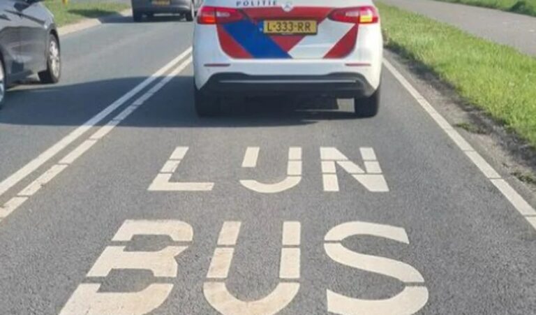 Rijden op de busbaan betekent prent