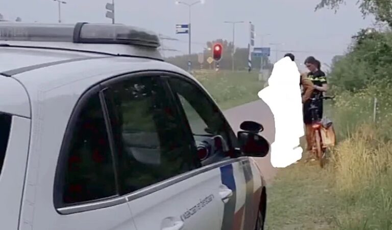 Boetes voor rijden met telefoon in de hand