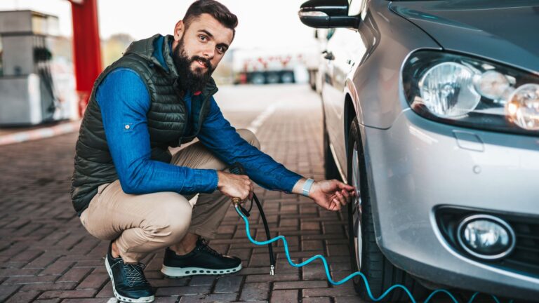 Tanken duurder per 1 juli: 5 tips om zuiniger te rijden