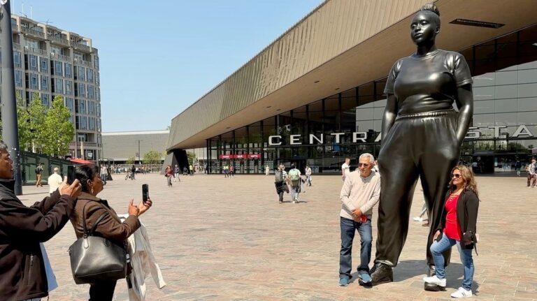 Yahoo: ‘Rotterdam Centraal grootste station van Amsterdam’
