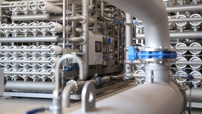 Oasen haalt met gloednieuwe installatie alle kankerverwekkende PFAS – en meer – uit het drinkwater