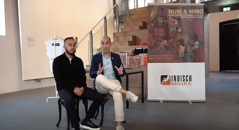 Sriyanto en zijn vader Wouter maakten een kinderboek over de Indische geschiedenis