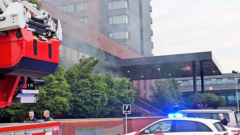 112 nieuws: brand bij Van der Valk, hooi in brand langs N3