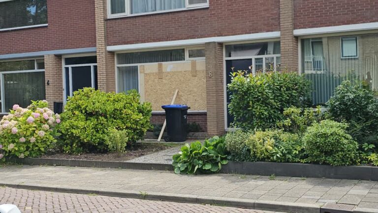 Explosie in woonwijk Sterrenburg