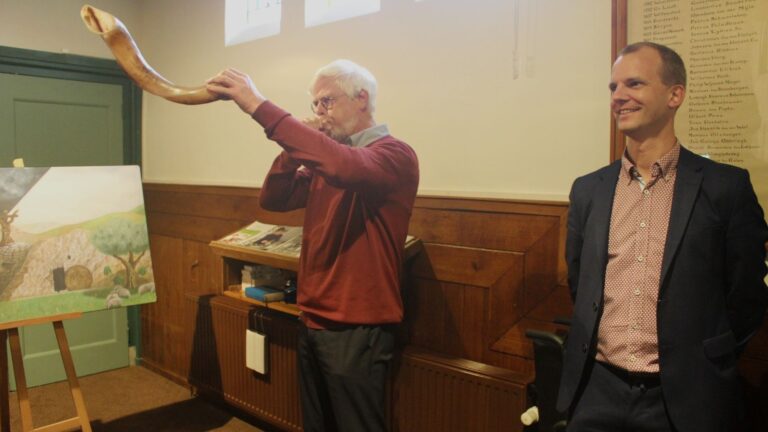 Wethouder opent expositie ‘Op weg’