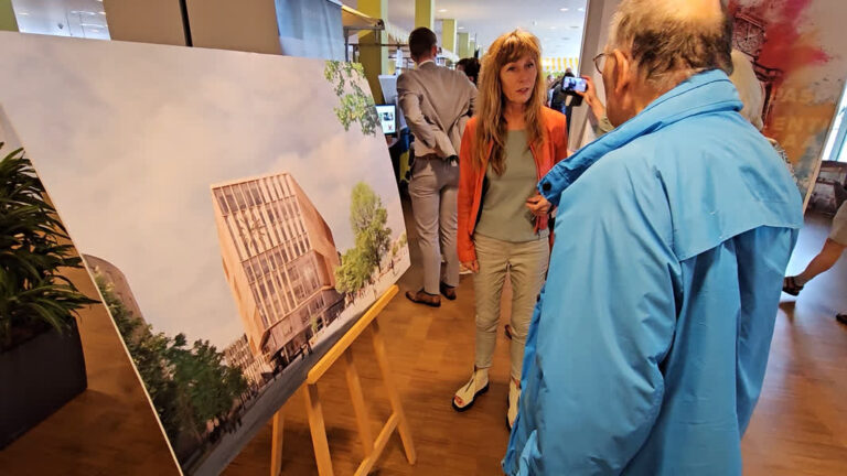 Kraampjes en presentaties over Dordtse Spuiboulevard