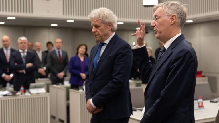 Papendrechter De Vries beëdigd als SGP-senator
