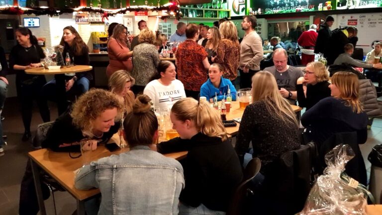 Kerstboutdraaien bij VV Papendrecht druk bezocht