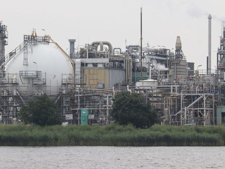 Chemours moet toch boete betalen als het chemische stof blijft lozen