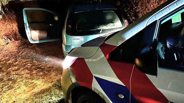 Inbreker wordt op heterdaad betrapt en vlucht sloot in