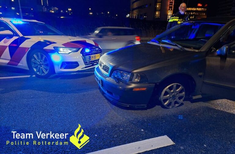 Man rijdt met 120 op metalen velgen over A16