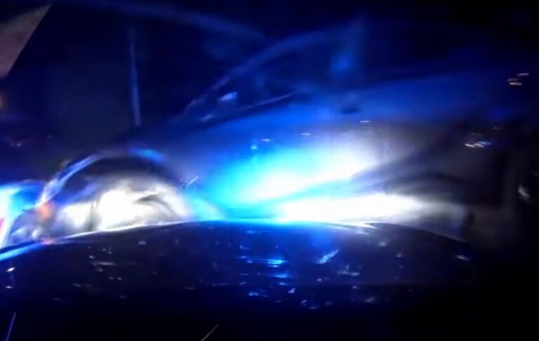 Bestuurder haalt halsbrekende toeren uit om met gestolen auto te ontkomen
