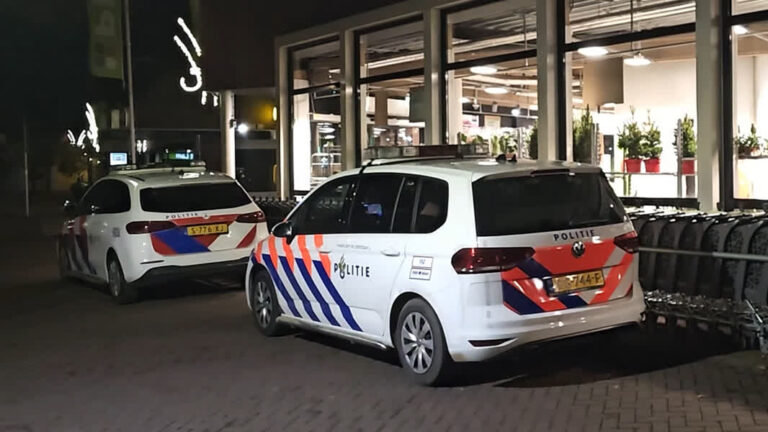 Scooter rijdt voetganger aan op Markt; gaat er vandoor