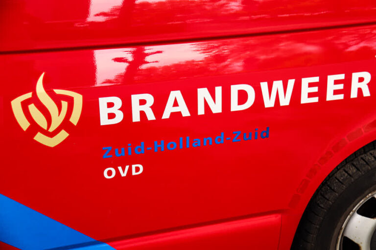 Brandweer twee keer in twee dagen uitgerukt voor brandende afvalhoop