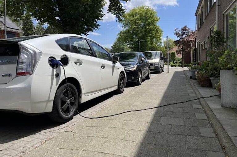 Gemeente Ridderkerk start pilot met kabelgoottegels