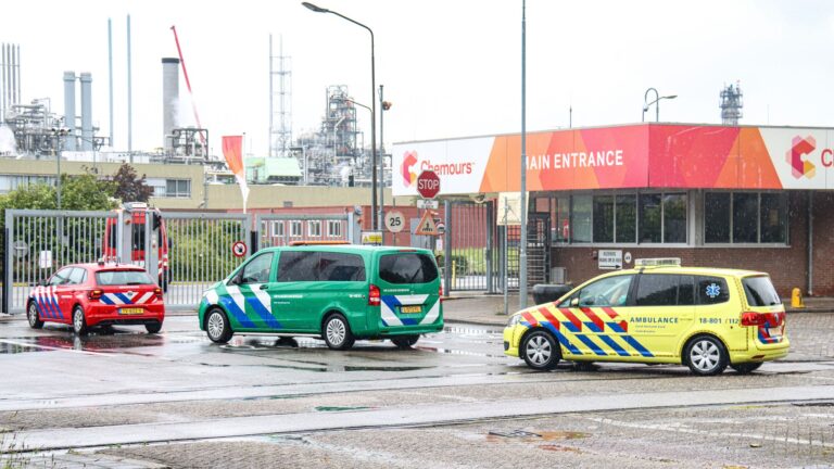 Hulpdiensten rukken massaal uit naar Chemours na stroomstoring